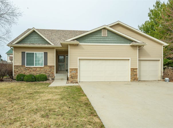 2945 Windsor Drive, Norwalk, IA 50211