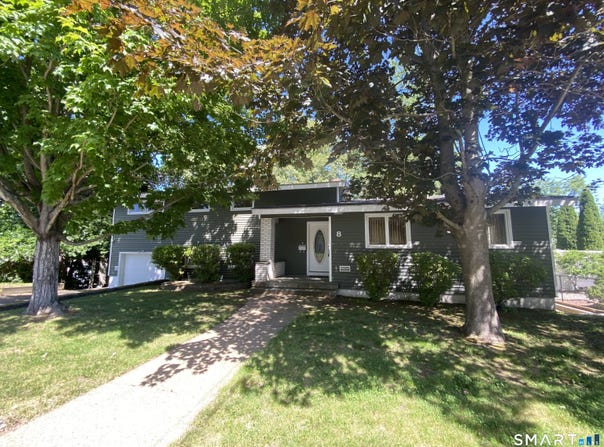 8 Commodore Street, Norwich, CT 06360