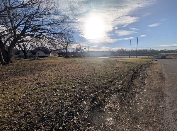 1320 W Avenue Avenue E, Garland, TX 75040