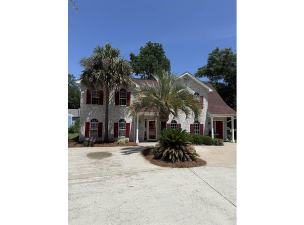 1444A Bessant Ave., Little River, SC 29566