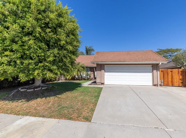 6131 Fremont Circle, Camarillo, CA 93012