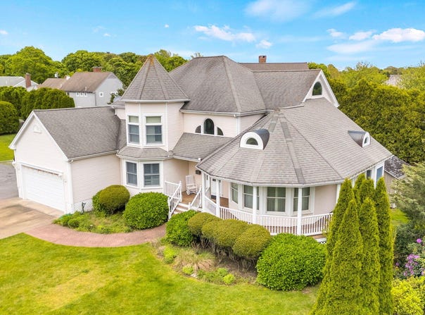 276 Shore Street, Falmouth, MA 02540