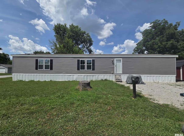 303 N MARION Street, Centralia, IL 62801