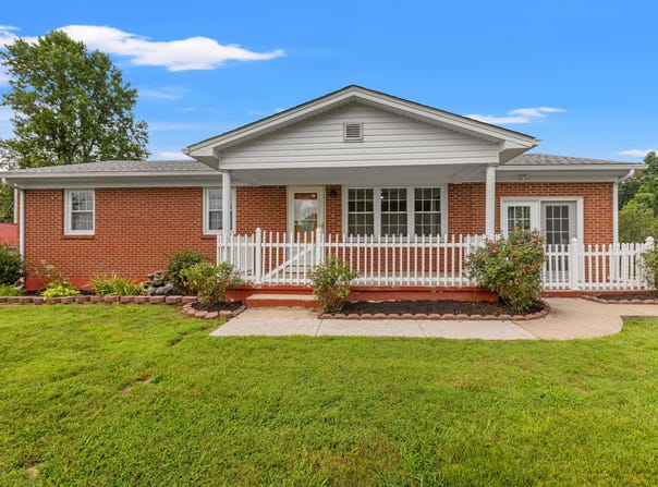 98 Edwards Road, Irvine, KY 40336