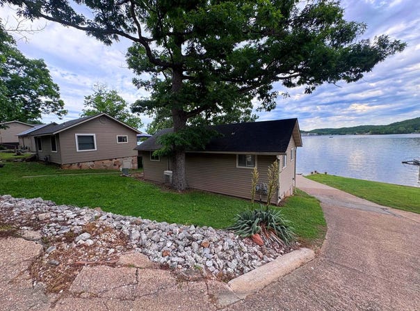 35 Knotty Pine Lane, Camdenton, MO 65020