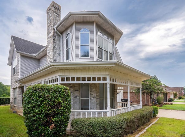 26 Oak Creek Ridge Dr, Longview, TX 75605