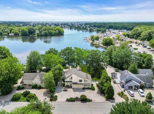 35 TAHOE LANE, MANAHAWKIN, NJ 08050