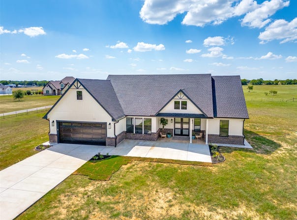 3150 Crisp Road, Ennis, TX 75119