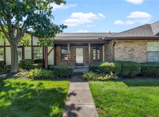 8621 Sea Pines Lane, Centerville, OH 45458