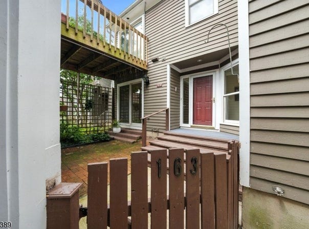 163 Grandview Ln, Mahwah Twp., NJ 07430-2057