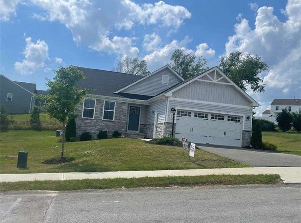 108 Olivia Dr, Center Twp, PA 15061