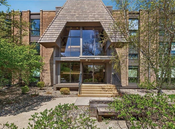 6085 Lincoln Drive, Edina, MN 55436