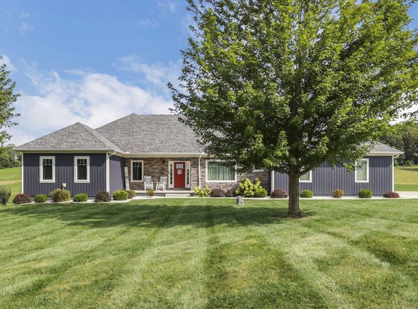 121 Linnridge Drive, Heath, OH 43056
