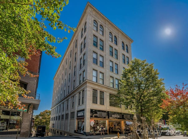 84 W Walnut Street, Asheville, NC 28801