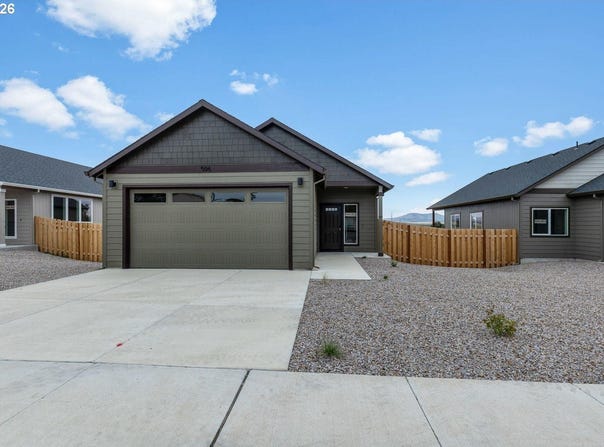 506 SW 6th St, Metolius, OR 97741