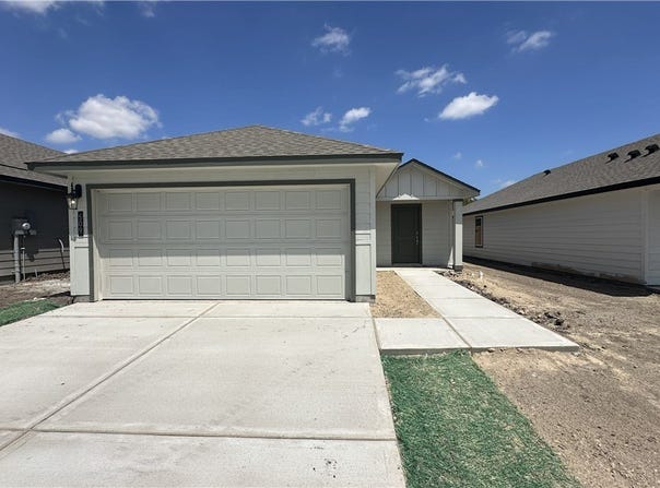 509 Meansville Drive, Odem, TX 78370
