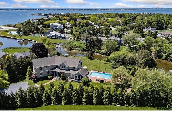5 Woodcock Ln, Remsenburg, NY 11960