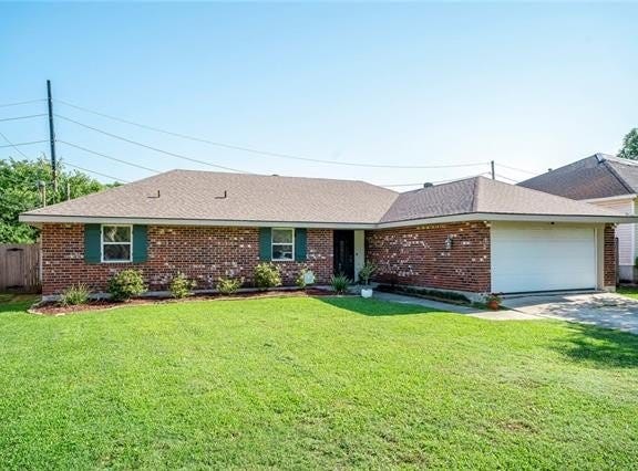 61 PARLANGE Drive, Destrehan, LA 70047