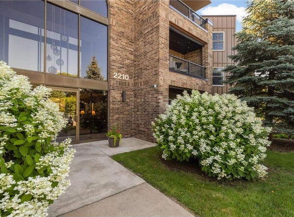 2210 Midland Grove Road, Roseville, MN 55113