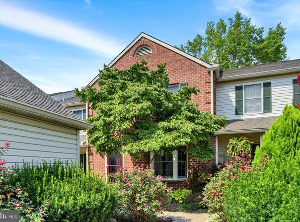 2039 RALEIGH, HUMMELSTOWN, PA 17036