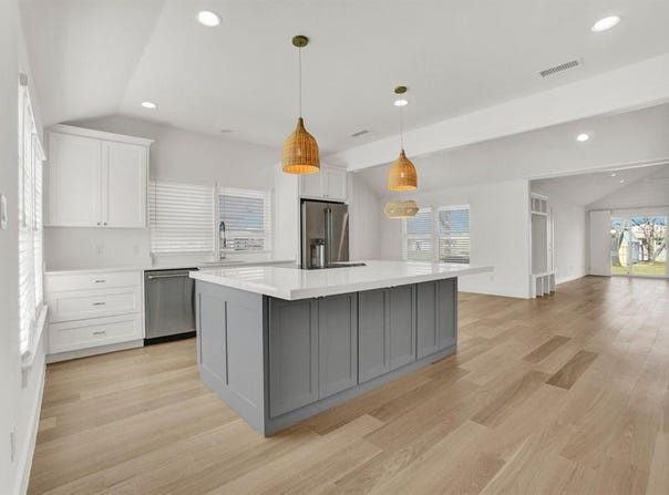 301 E Wall Street, Grapevine, TX 76051