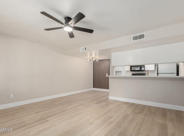 8838 N 8TH Street, Phoenix, AZ 85020