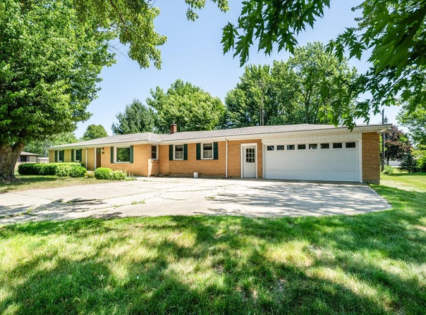 3813 Green Acre Drive, St. Joseph, MI 49085