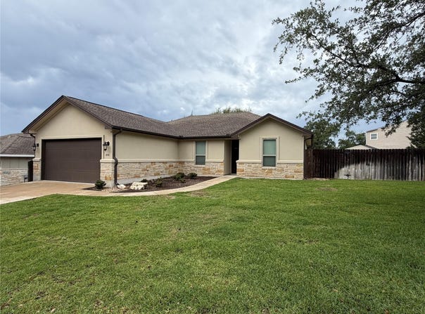 206 Fairway Cir, Point Venture, TX 78645