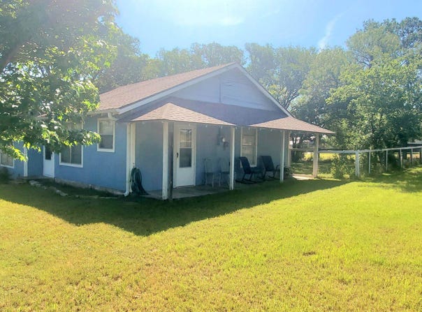 850 Airport Road, Tow, TX 78672