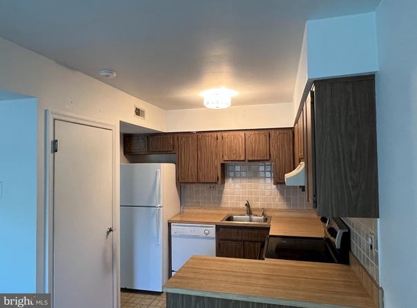 2 ASPEN WAY, DOYLESTOWN, PA 18901