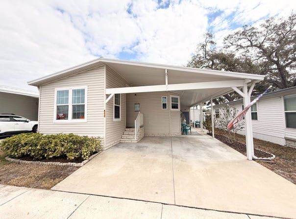 510 Poinsettia Dr, Largo, FL 33770