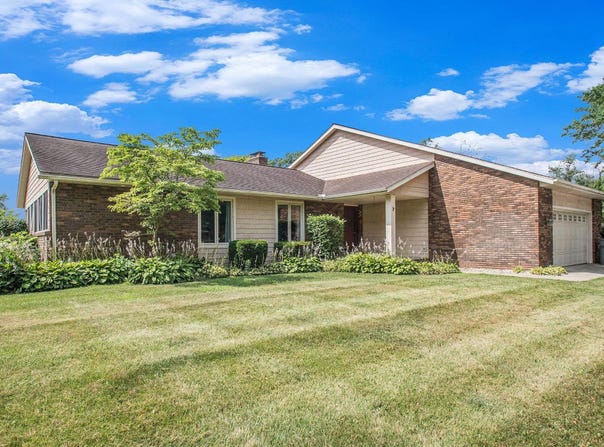 21330 Echo Lane, Bristol, IN 46507