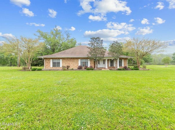 2111 Main Highway, Arnaudville, LA 70512
