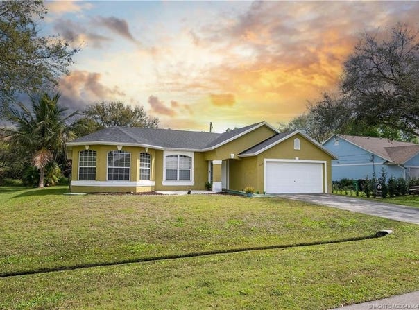 1950 SE Dranson Circle, Port St Lucie, FL 34952
