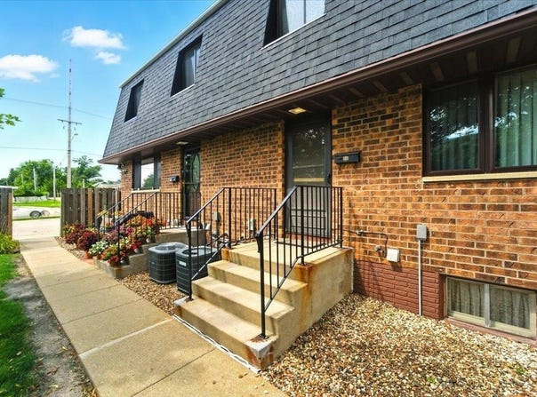 3620 SE Mt Vernon Road, Cedar Rapids, IA 52403