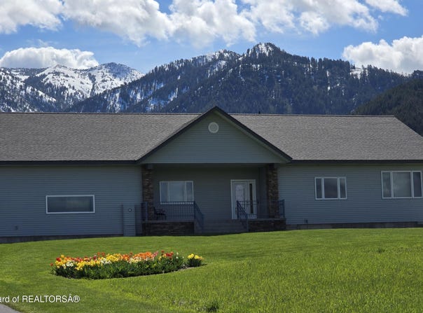 872 SADDLE Drive, Etna, WY 83118