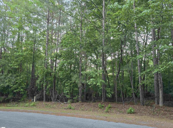 Crescent Drive, McCormick, SC 29835