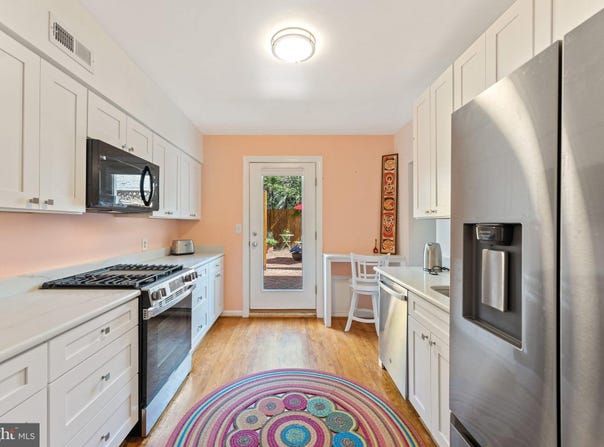 328 A STREET NE, WASHINGTON, DC 20002