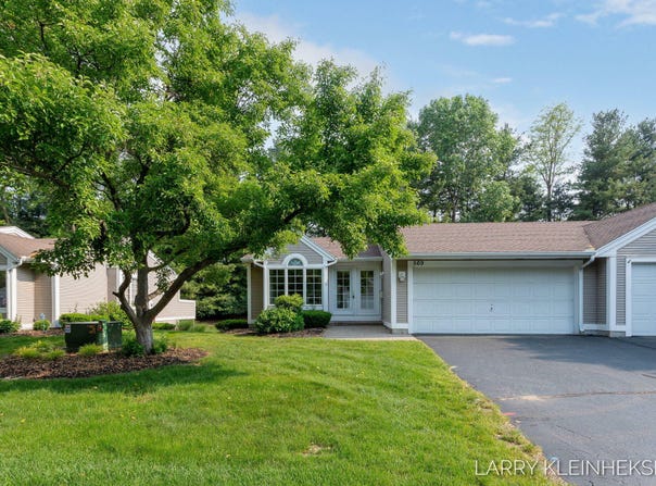 569 APPLETREE DRIVE, HOLLAND, MI 49423