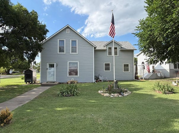 305 E 13th, Russell, KS 67665