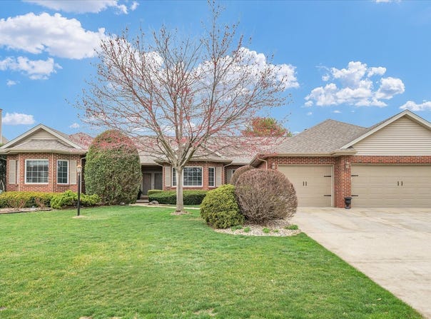 4302 Curtis Meadow Drive, Champaign, IL 61822