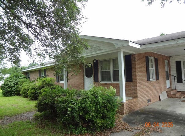 1914 Turkey Creek Rd., Nesmith, SC 29580