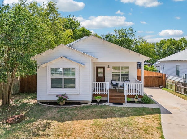 1804 Hill ST, Bastrop, TX 78602