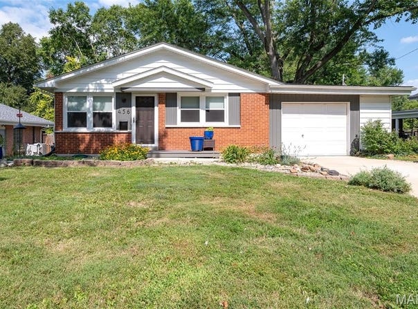 456 Buena Vista Street, Edwardsville, IL 62025