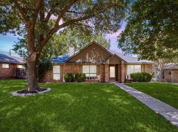 7701 Seascape Drive, Rowlett, TX 75088