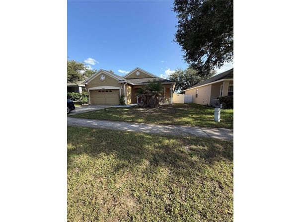 3201 Summer Cruise Drive, Valrico, FL 33594