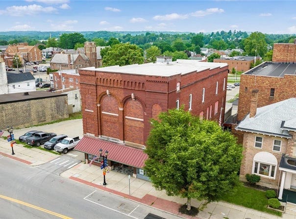 927 Wheeling Avenue, Cambridge, OH 43725