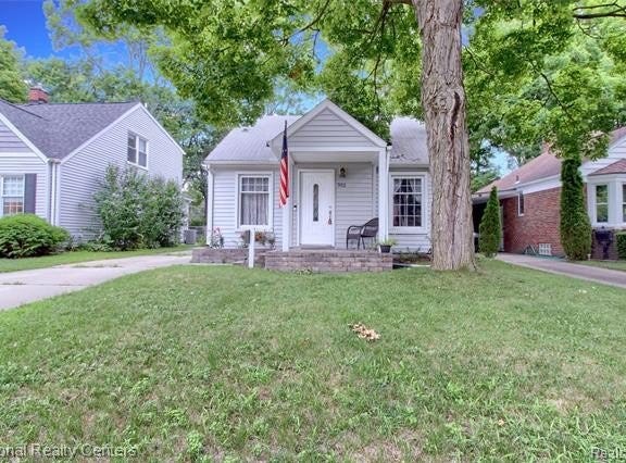 702 Royal Avenue, Royal Oak, MI 48073