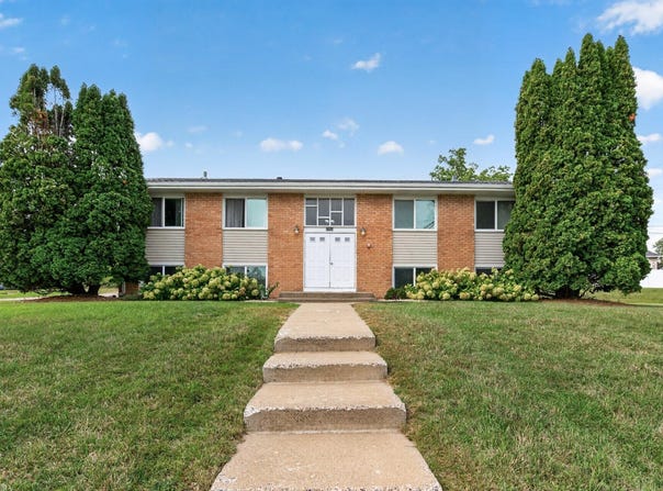 2733 Virginia Avenue N, New Hope, MN 55427