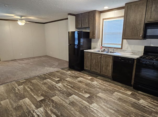 279 Mulberry, Belleville, MI 48111